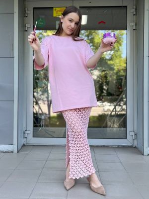 Платье-футболка (цвет Розовый); Состав: 70% хлопок, 24% п/а, 6% эластан; Размер единый (over size); Замеры: ширина изделия 58 см, длина 78 см